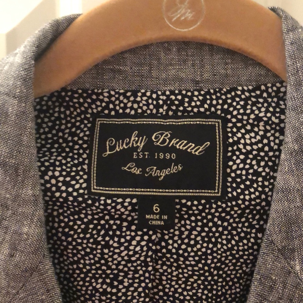 Blazer - Picture 2 of 5